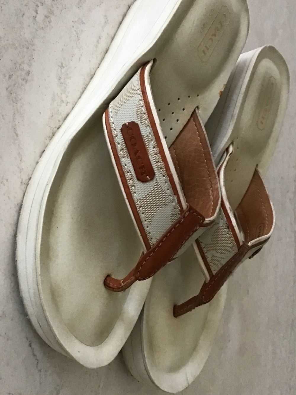 Coach 6.5M ladies tan and white thong wedge sandal
